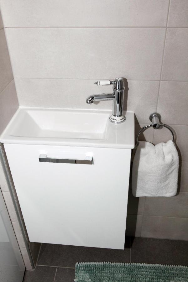 Apartman Lucija 卡尔洛瓦茨 外观 照片
